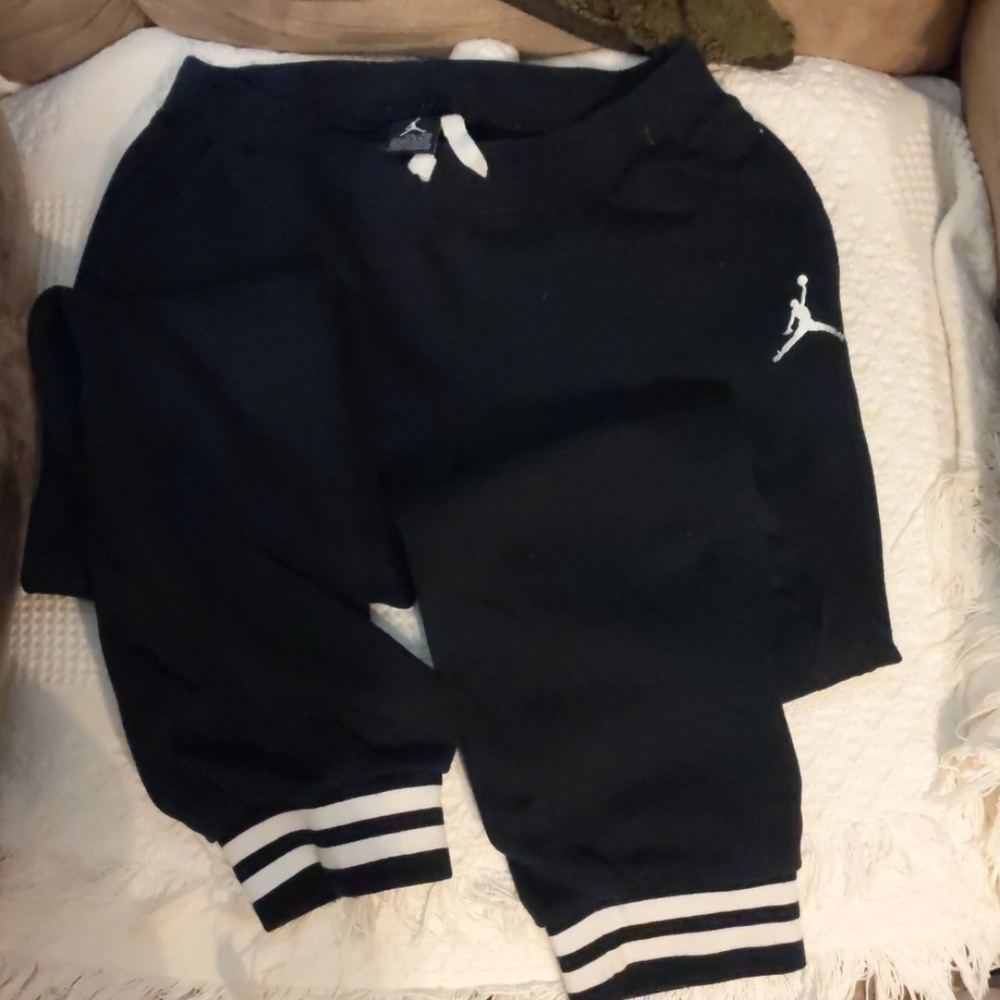 Youth xxl air Jordan sweatpants